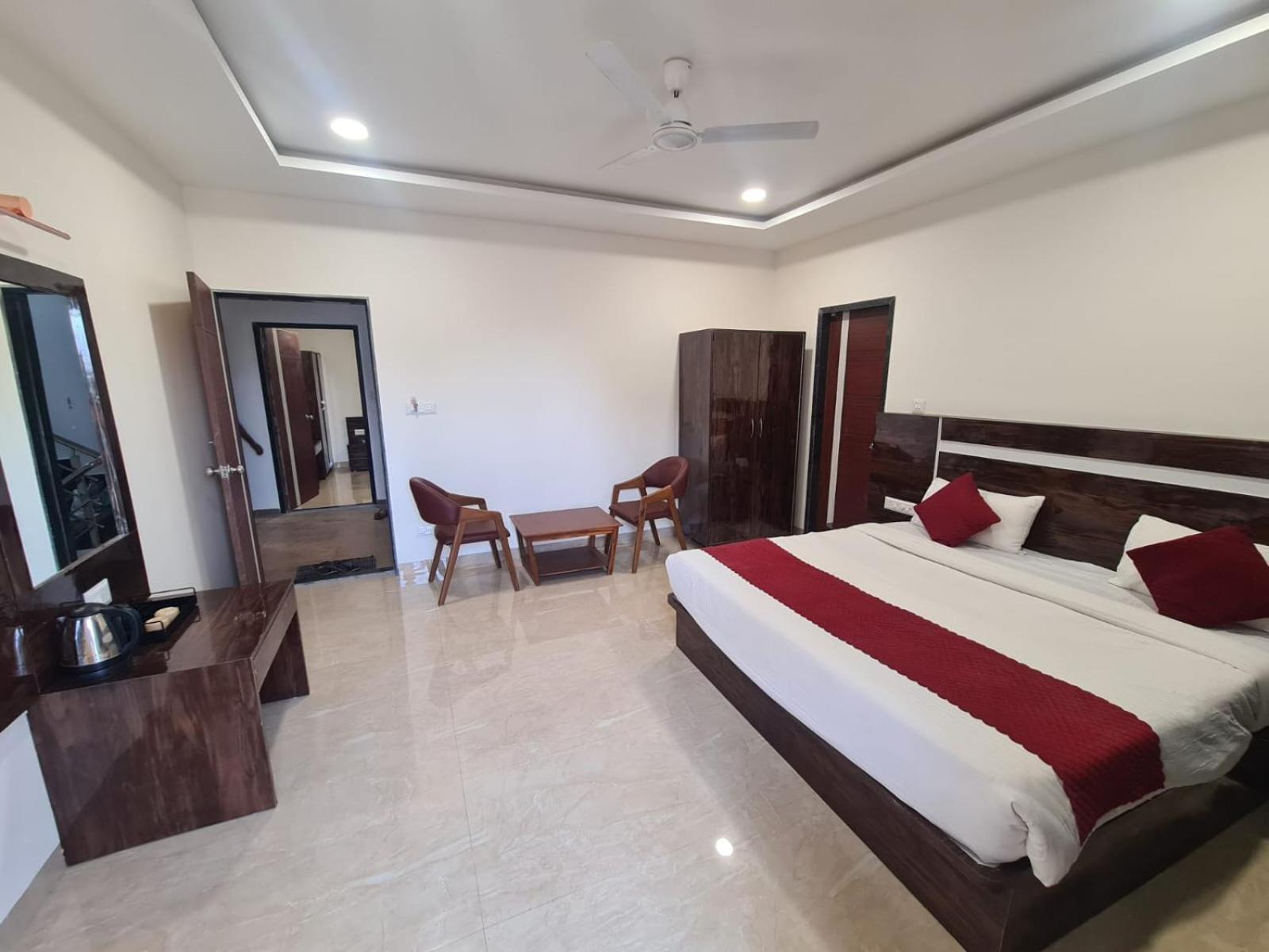 Hill View Hotel By Bil Lonavala Luaran gambar