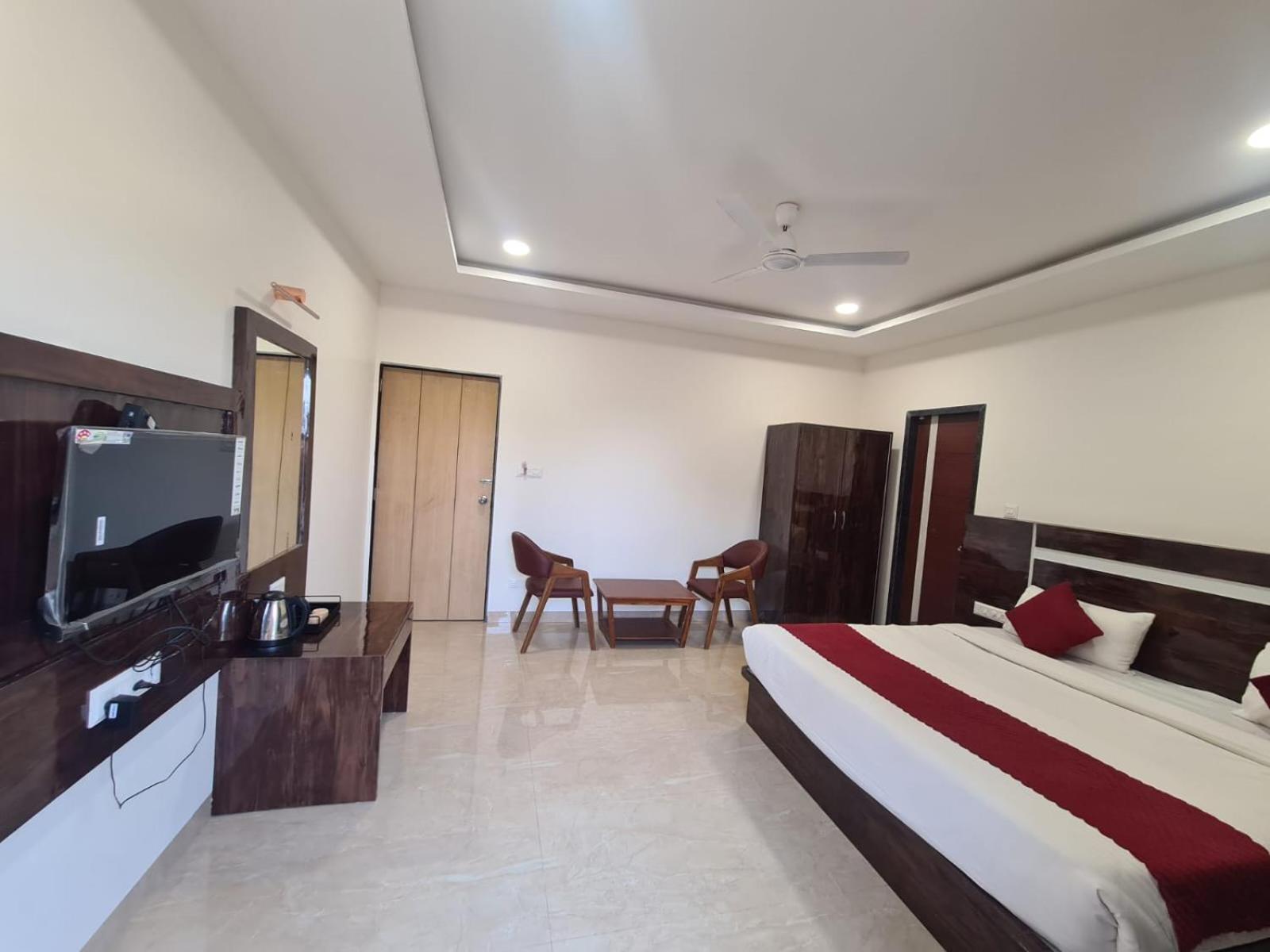 Hill View Hotel By Bil Lonavala Luaran gambar